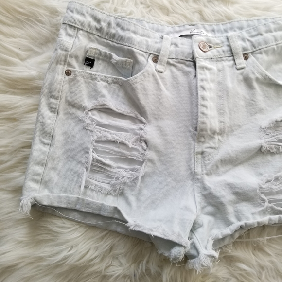 KanCan Light Wash Distressed Denim Shorts Large - Picture 2 of 13